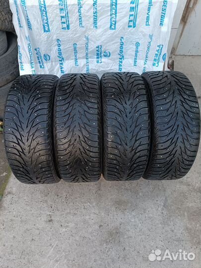 Yokohama Advan Winter 215/50 R17