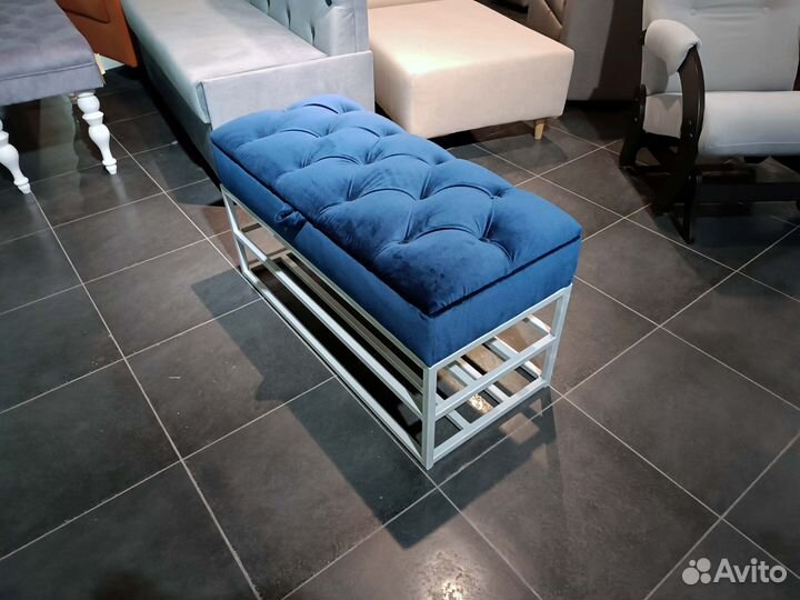 Обувница с двумя полками на металлическом каркасе