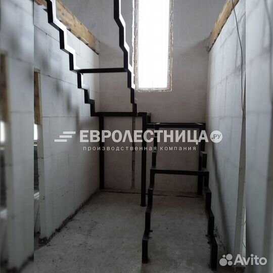Лестница на металлокаркасе