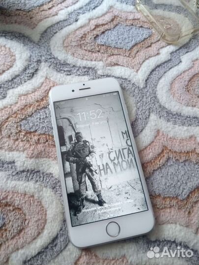 Телефон iPhone 6s