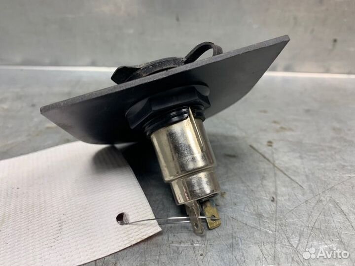 Гнездо прикуривателя Volkswagen Passat B5