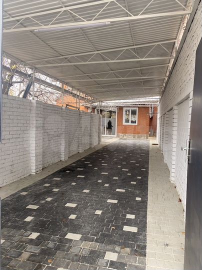 4-к. квартира, 140 м², 1/2 эт.