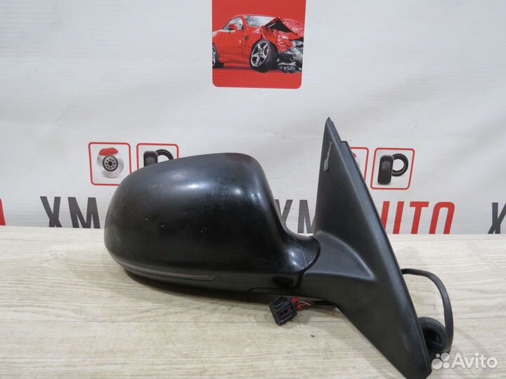 Зеркало правое Audi Q3