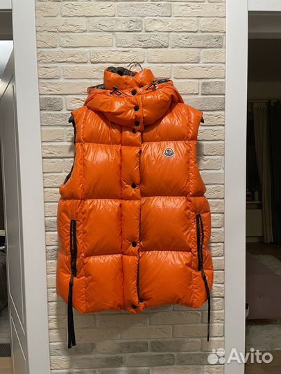 Пуховой жилет moncler оригинал