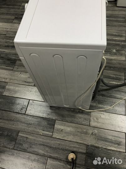 Стиральная машинка Hotpoint Ariston 7 кг