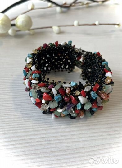 Браслет из самоцветов