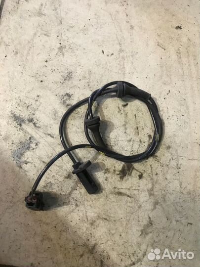 Датчик abs прав. перед. Volvo S60