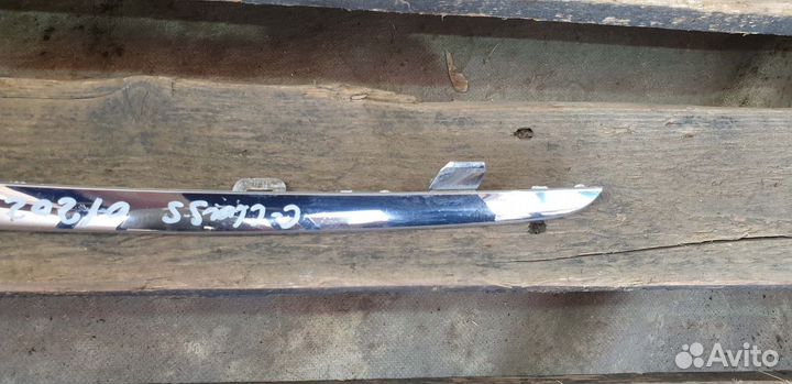 Молдинг решетки радиатора Mercedes C (W205) 14-18