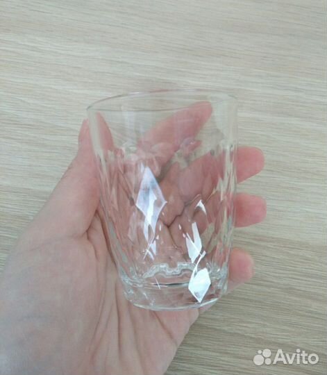 Бокалы, фужеры из хрусталя, стопки, кружки