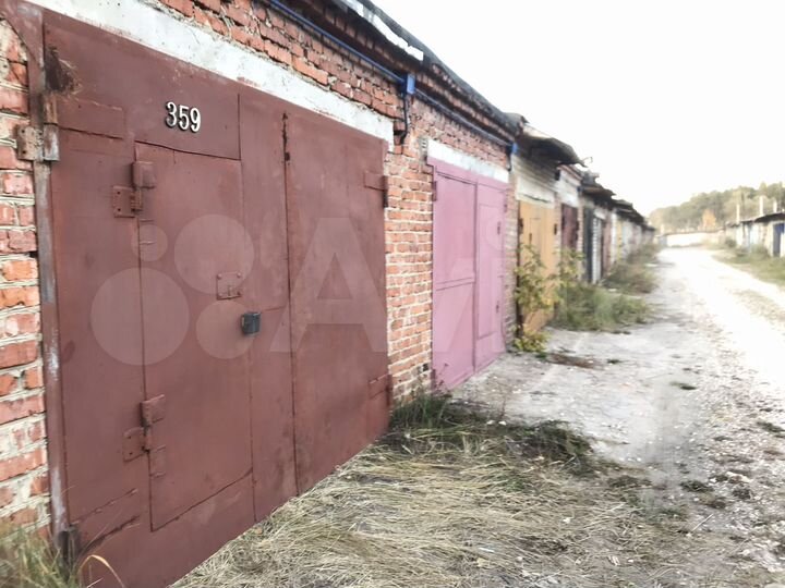 Гараж, > 30 м²