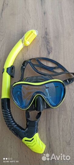 Маска с трубкой для скнорклинга