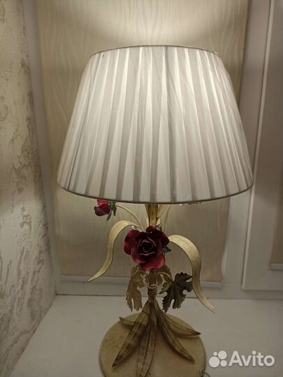 Лампа настольная