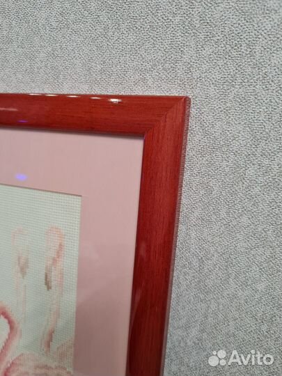 Картина, вышитая крестиком. Фламинго