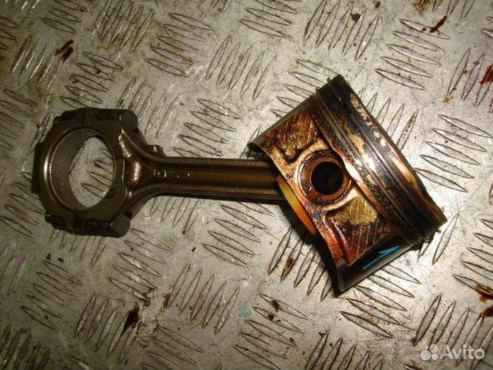 Поршень с Nissan Elgrand E51 2002-2010