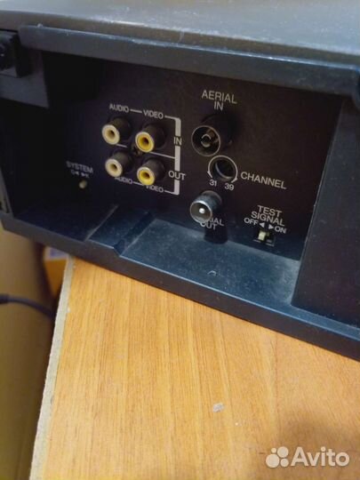 Видеомагнитофон Toshiba