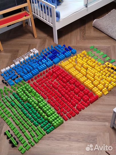 Огромный набор детского конструктора аналог Lego