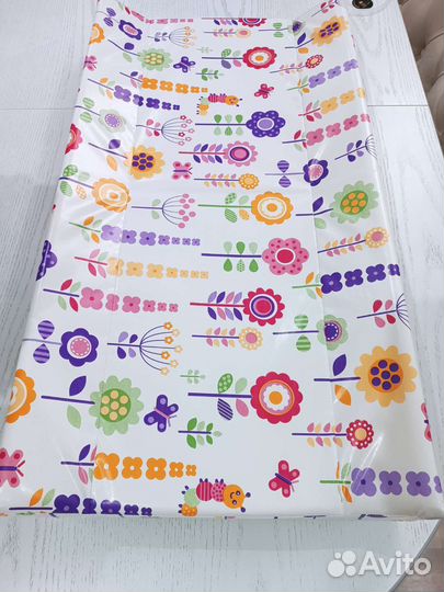 Пеленальная доска на кроватку