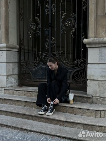 Пиджак женский черный укороченный