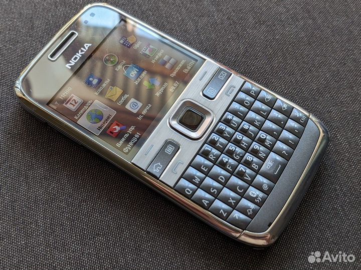 Nokia E72