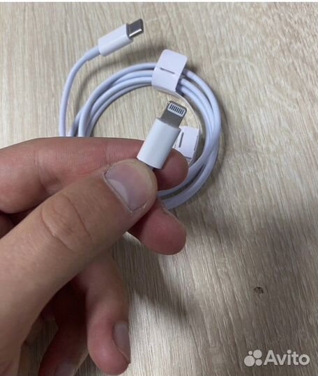 Зарядка на iPhone