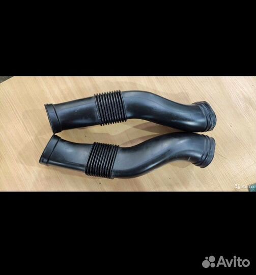 Патрубки воздушного фильтра Мерседес мл 164 6.3Амг