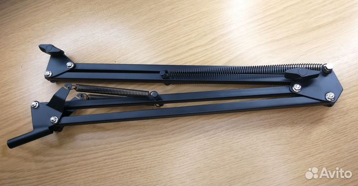 Лампа 26 см с креплением к столу