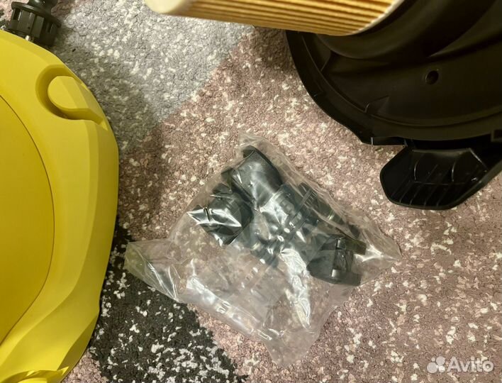 Пылесос karcher wd 3 с розеткой новый