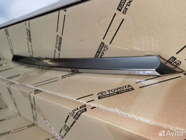 Молдинг багажника Lexus Rx 4