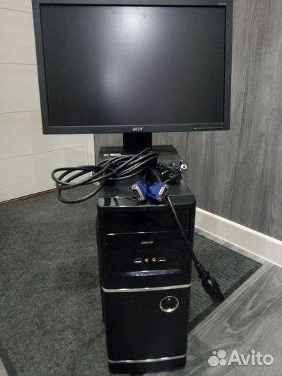 Настольный компьютер с монитором