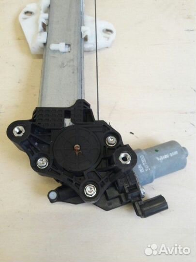 Стеклоподъемник задний левый Honda Vezel RU1 L15B