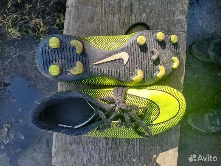 Футбольные бутсы Nike 33 размер