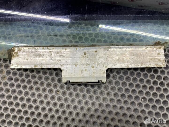 Б/У стекло двери задний левый Mercedes-Benz