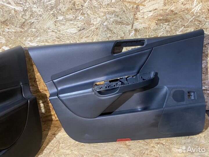 Обшивка передней двери (Кожа) VW Passat B6 05-10