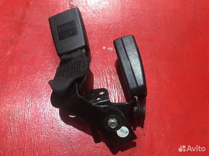 Замок ремня задний правый Mercedes-Benz W212