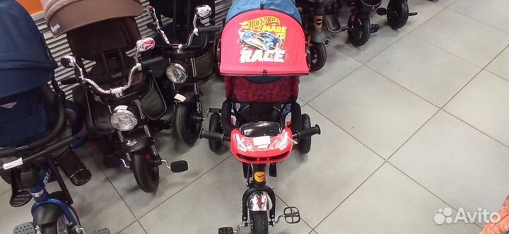 Трехколесный детский велосипед Hot Wheels