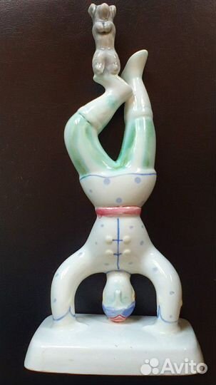 Фарфоровая статуэтка Скоморох