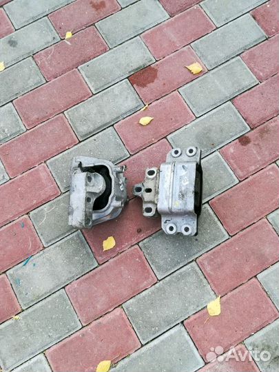 Пассат Б6 сс Б7 Джетта подушки крепления двигателя