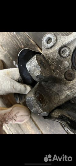 Audi a8 д3 поворотный кулак