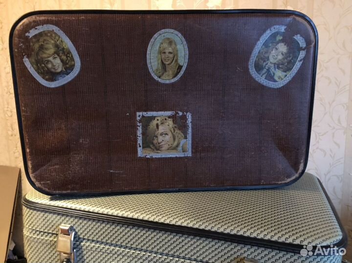 Продаю старинные чемоданы