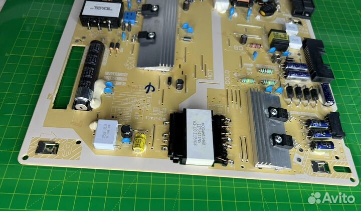 BN44-01110A UE50AU8000U