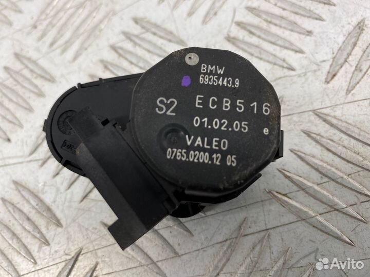 Б/У Сервопривод заслонки печки (моторчик