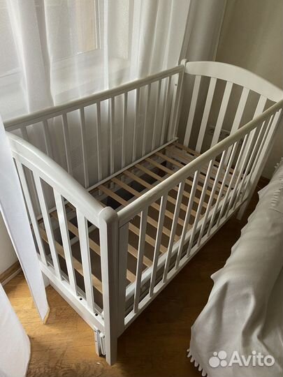 Детская кроватка с маятником и ящиком Лель