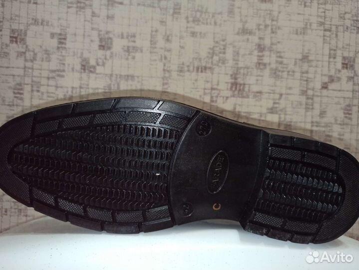 Ботинки мужские 42 размер новые оригинал