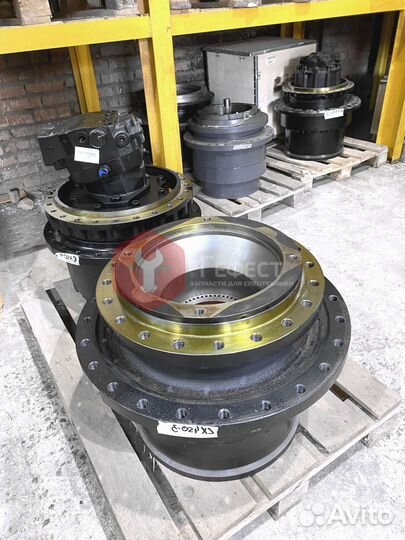 Бортовой редуктор Hitachi ZX470H-3 9251680