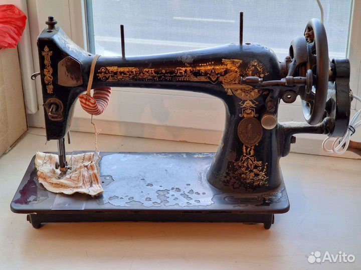 Швейная машинка Singer