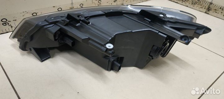 Фара правая Volkswagen Polo