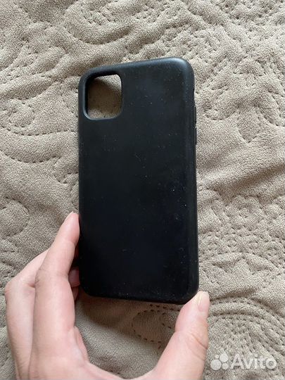 Чехлы на iPhone 11