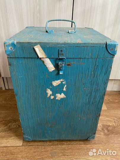 Корзина грибная,чемоданы, ящик советские