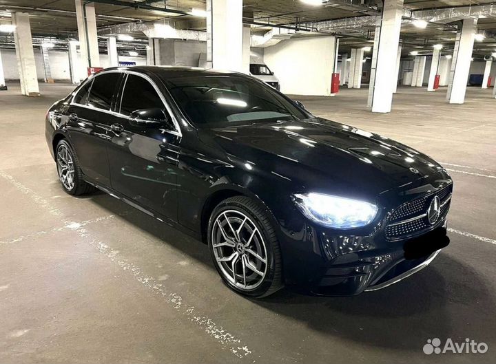 Нужен сменщик 2/2 для работы в бизнес на Mercedes