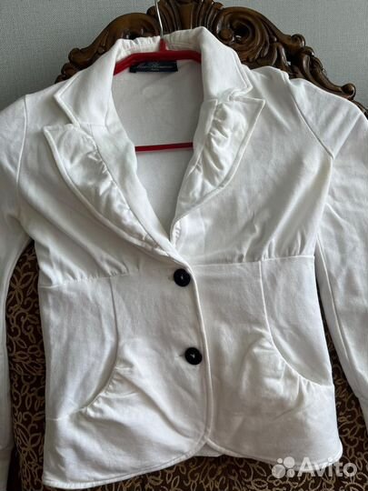 Жакет Miss Blumarine с брошью